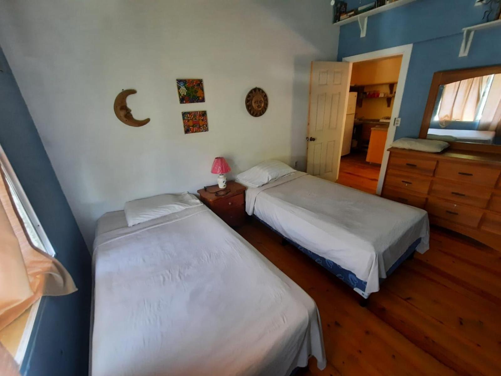 Roatan Backpackers' Hostel Sandy Bay 외부 사진