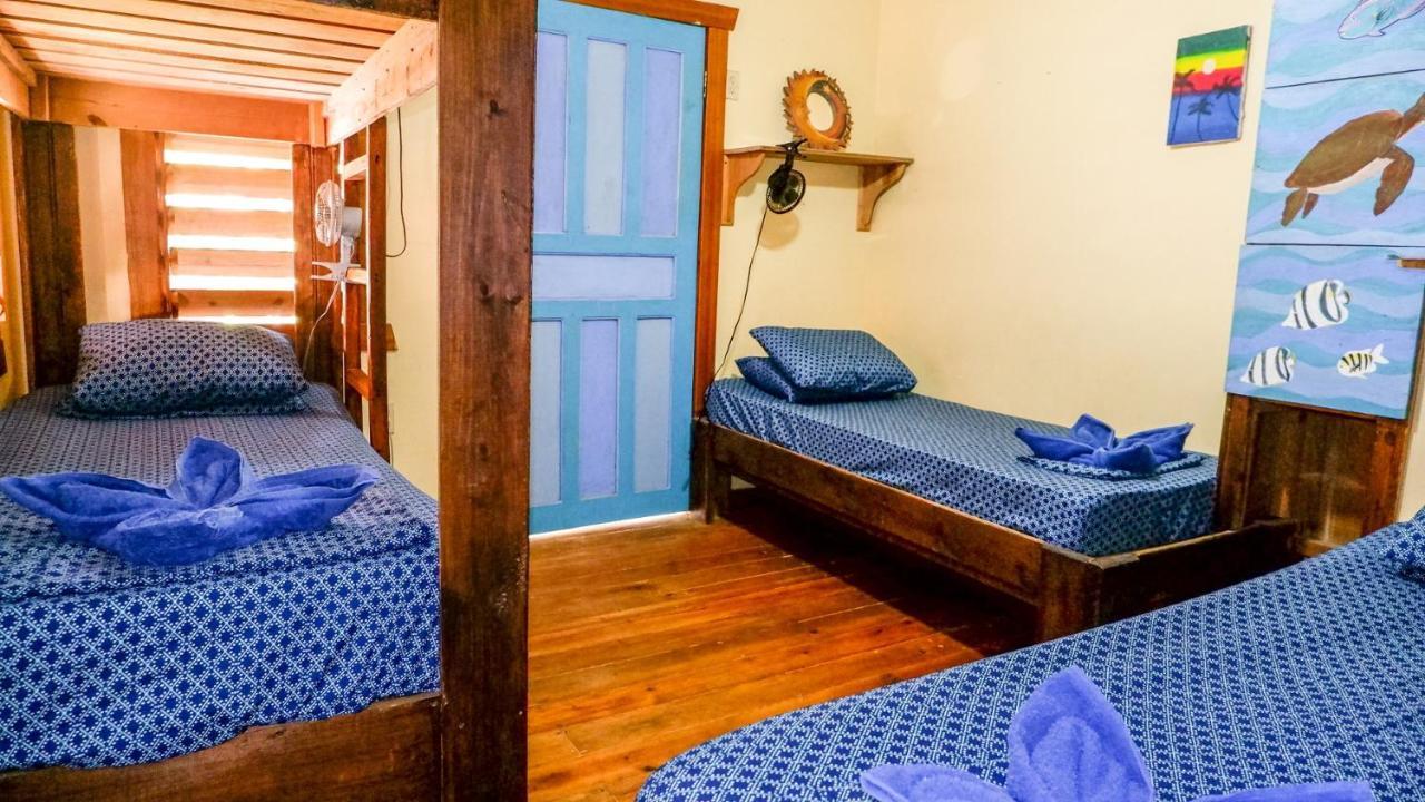 Roatan Backpackers' Hostel Sandy Bay 외부 사진