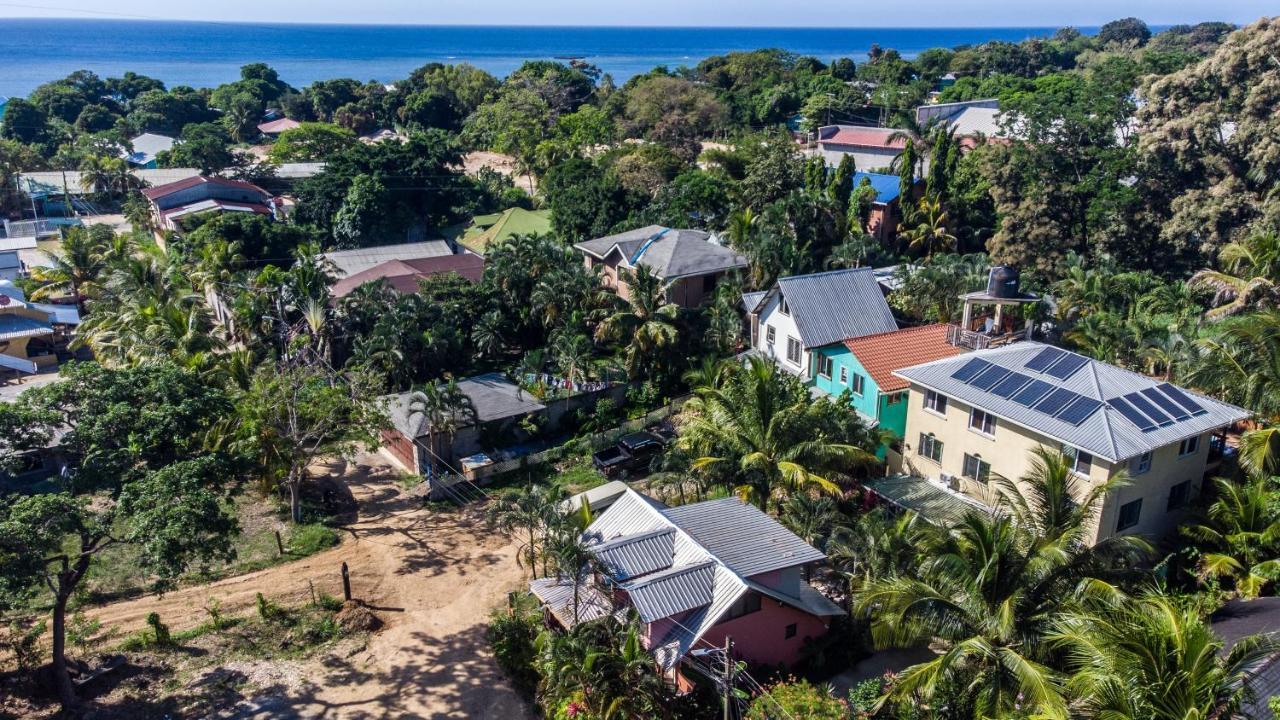 Roatan Backpackers' Hostel Sandy Bay 외부 사진