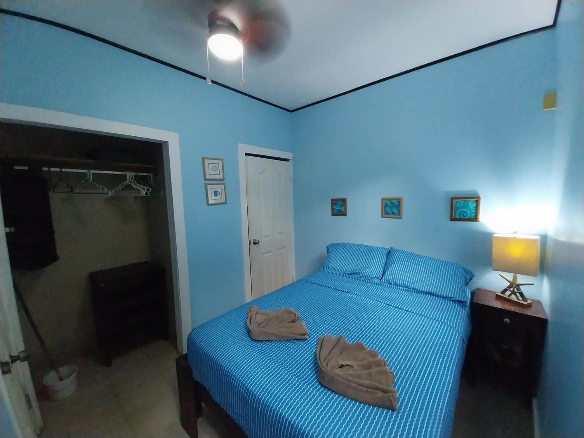 Roatan Backpackers' Hostel Sandy Bay 외부 사진