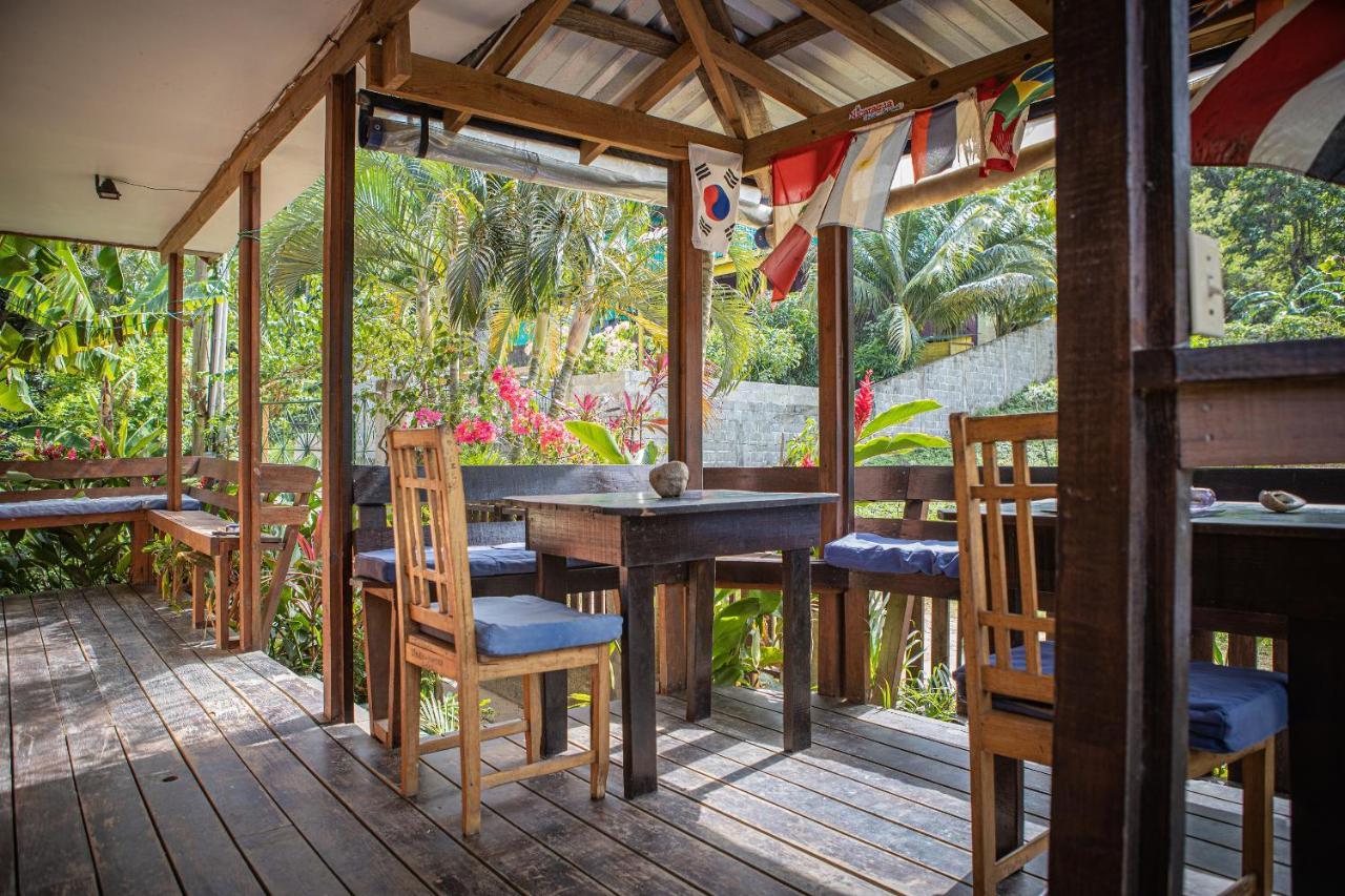 Roatan Backpackers' Hostel Sandy Bay 외부 사진