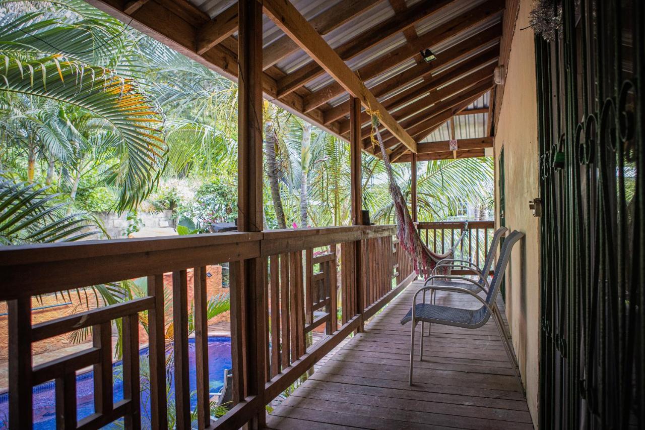 Roatan Backpackers' Hostel Sandy Bay 외부 사진